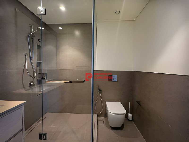 Burj Khalifa View | Fully Furnished|Prime Location - Image 21