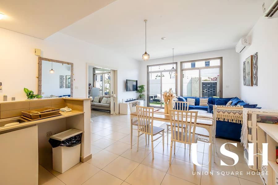 4 BR| SINGLE ROW| ON POOL AND PARK|WELL MAINTAINED