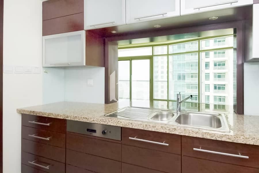 Unfurnished | Spacious Layout | Burj Khalifa View - Image 10