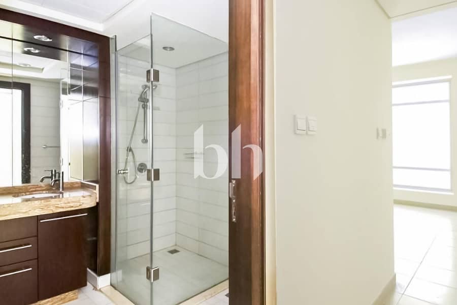 Unfurnished | Spacious Layout | Burj Khalifa View - Image 13