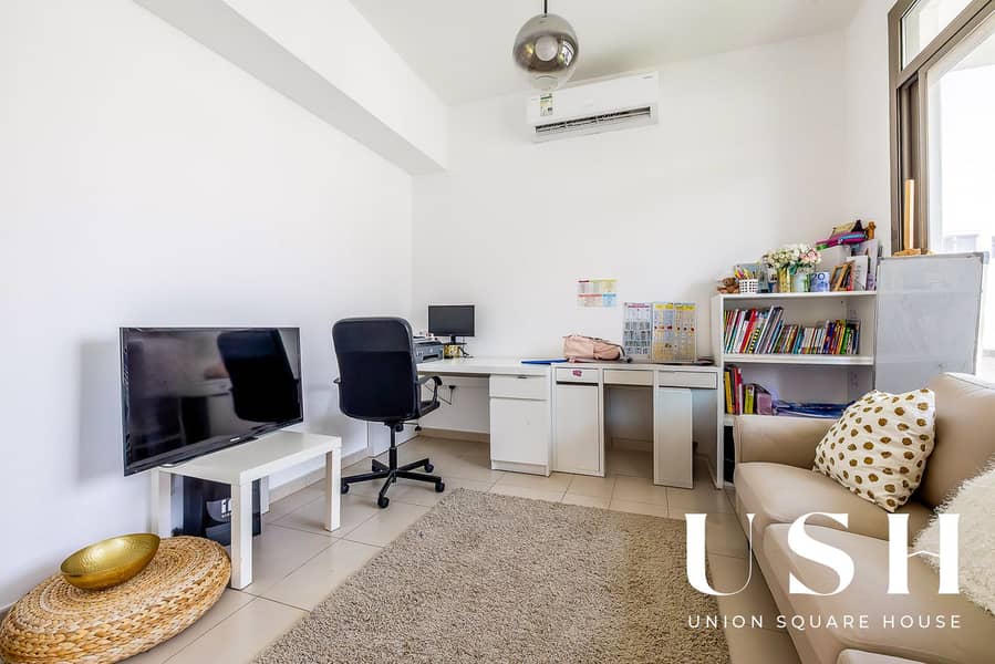 4 BR| SINGLE ROW| ON POOL AND PARK|WELL MAINTAINED - Image 9