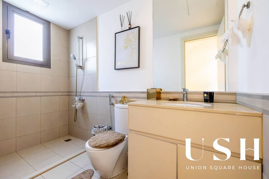 4 BR| SINGLE ROW| ON POOL AND PARK|WELL MAINTAINED - Image 10