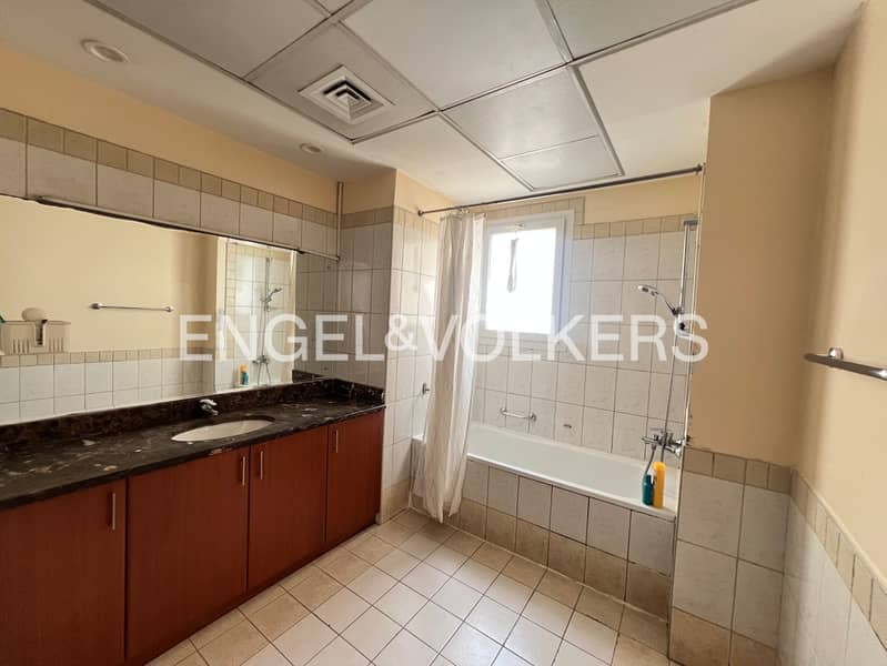 Landscaped Garden | Ready to Move | Spacious - Image 12