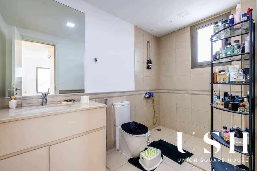 4 BR| SINGLE ROW| ON POOL AND PARK|WELL MAINTAINED - Image 19