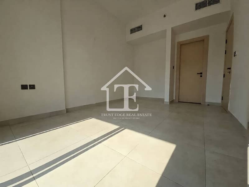 Vacant | Furnished | Prime Location - Image 9