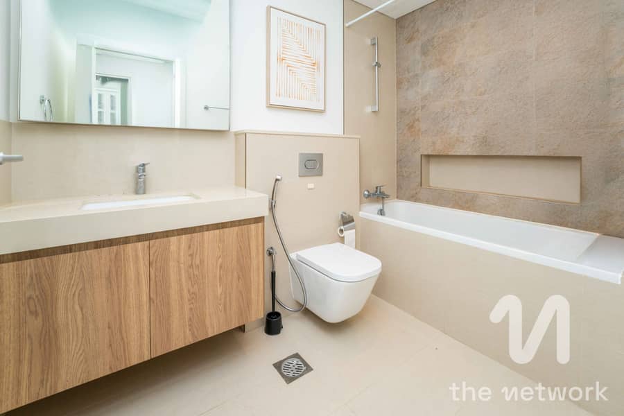 Fully Furnished | Prime Location | Skyline Views