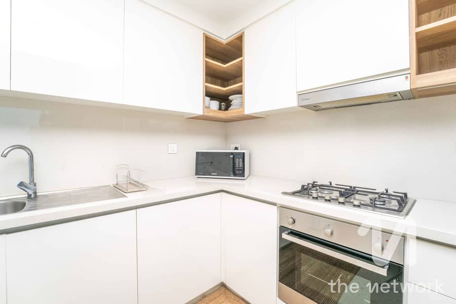 Fully Furnished | Prime Location | Skyline Views - Image 8