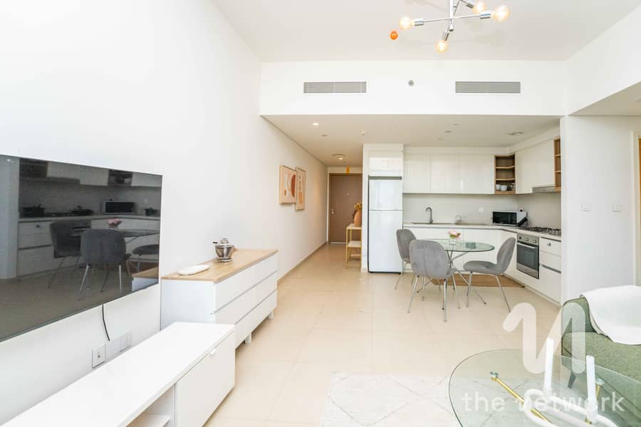 Fully Furnished | Prime Location | Skyline Views - Image 10