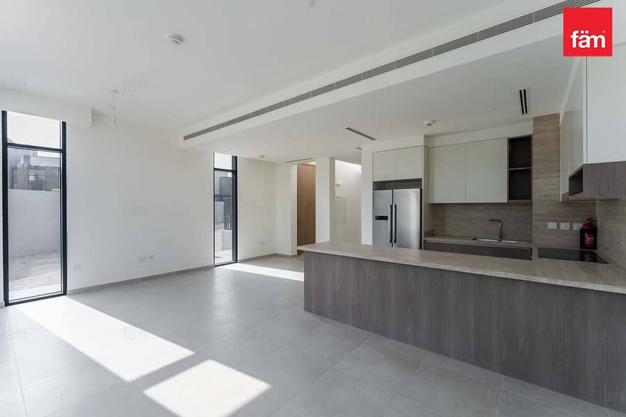 On Green Belt | G+2 | 4 Bedroom + Family Room