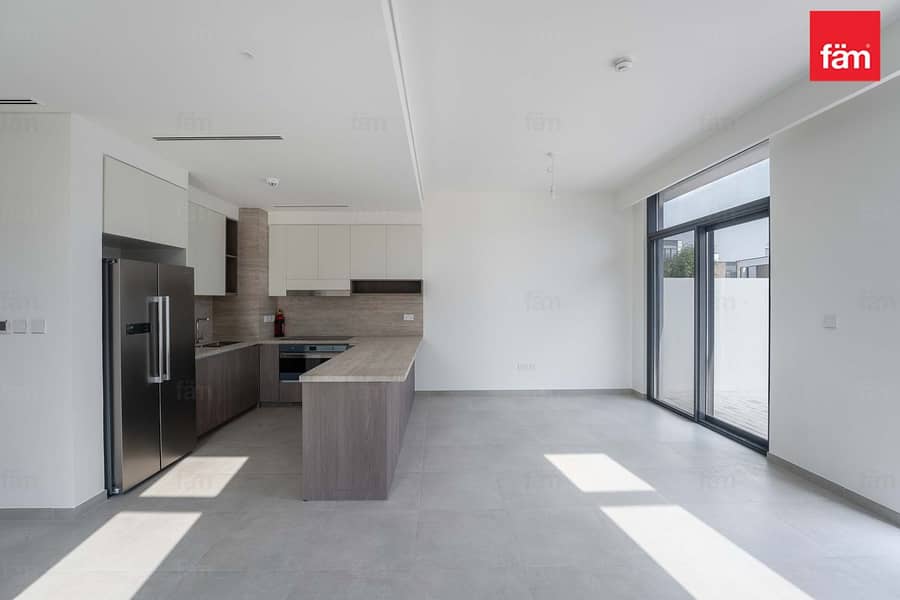 On Green Belt | G+2 | 4 Bedroom + Family Room