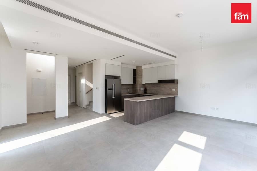 On Green Belt | G+2 | 4 Bedroom + Family Room - Image 6