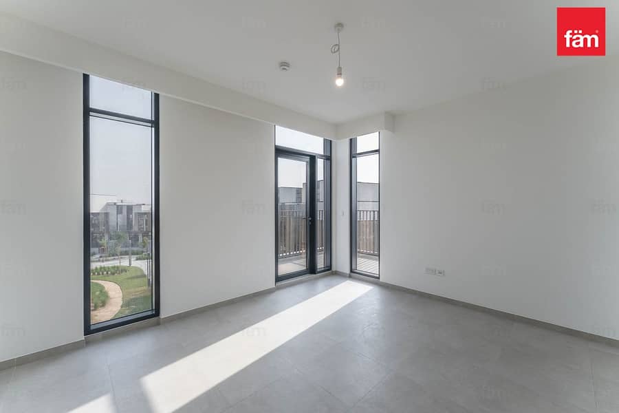 On Green Belt | G+2 | 4 Bedroom + Family Room - Image 16