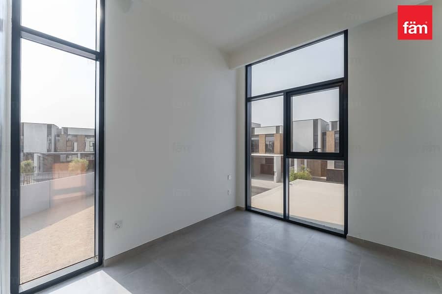 On Green Belt | G+2 | 4 Bedroom + Family Room - Image 20