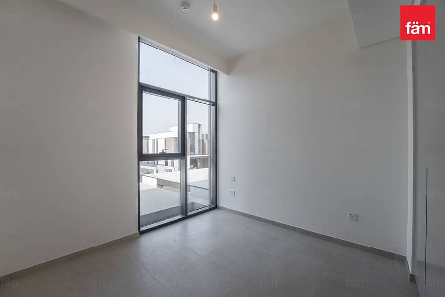 On Green Belt | G+2 | 4 Bedroom + Family Room - Image 24