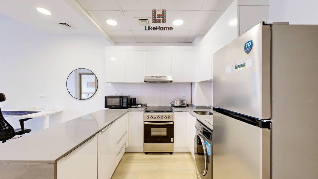 SPECIAL OFFER RATE – DECEMBER ONLY - Modern Designer 1-Bedroom Apartment | Steps from Circle Mall & Parks - Image 6