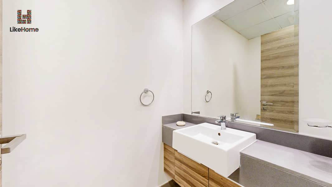 SPECIAL OFFER RATE – DECEMBER ONLY - Modern Designer 1-Bedroom Apartment | Steps from Circle Mall & Parks - Image 22