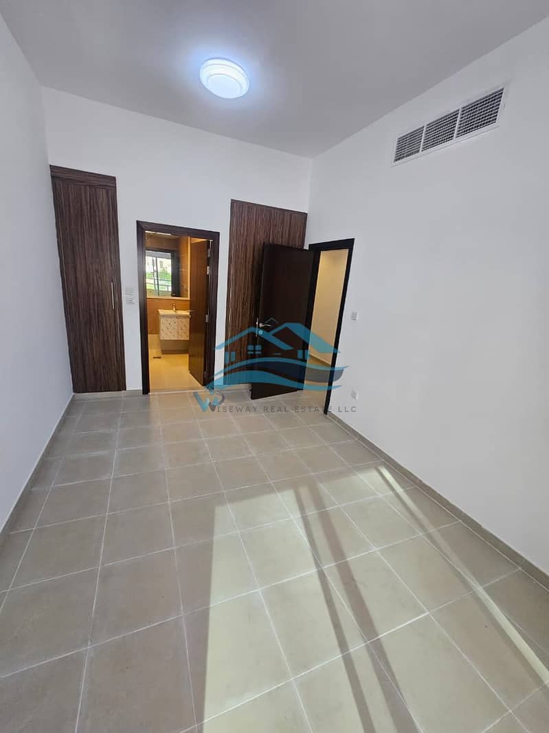 Lavish 1BHK | Prime Location | All Facilities Included - Image 8