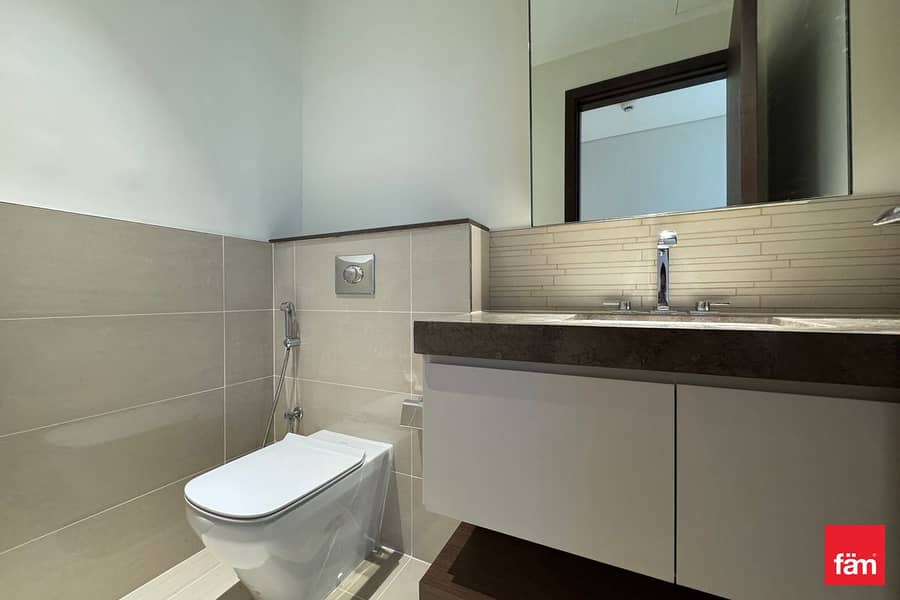 Vacant | Spacious Unit | Boulevard View