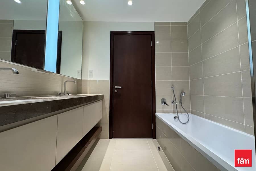 Vacant | Spacious Unit | Boulevard View - Image 9