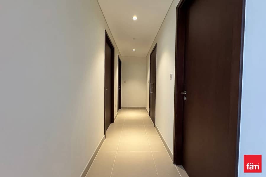 Vacant | Spacious Unit | Boulevard View - Image 11