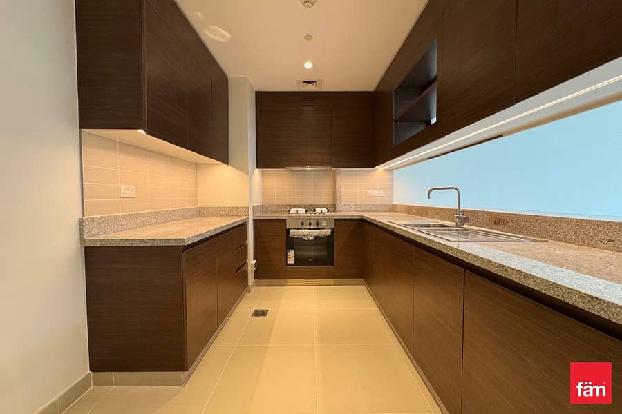 Vacant | Spacious Unit | Boulevard View - Image 15