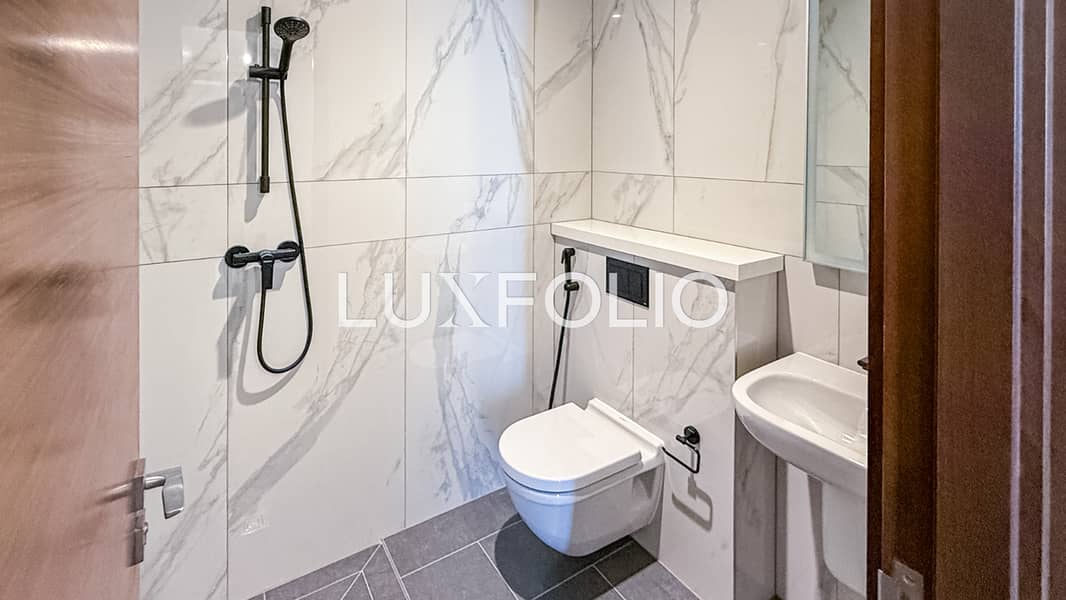 Luxury 2 BR Plus Study | Sleek & Spacious - Image 13