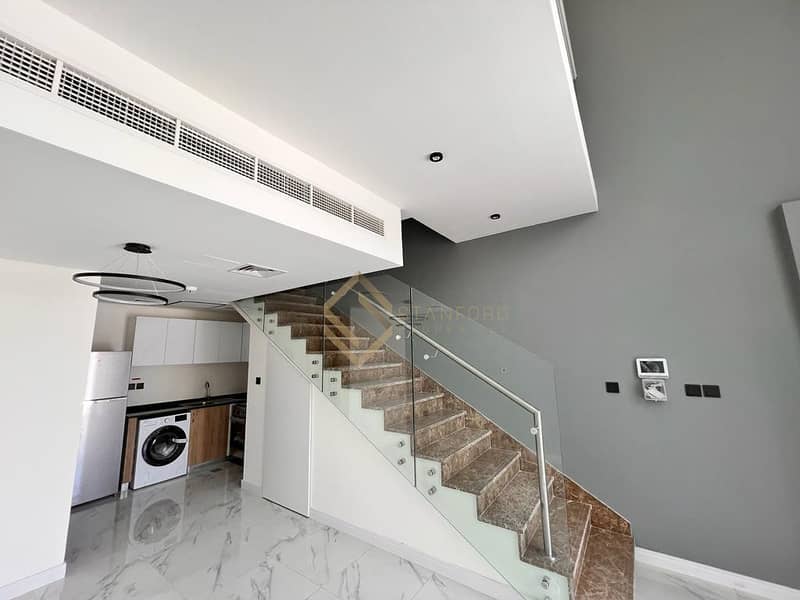 Corner Unit | Prime Location | Vacant next Month