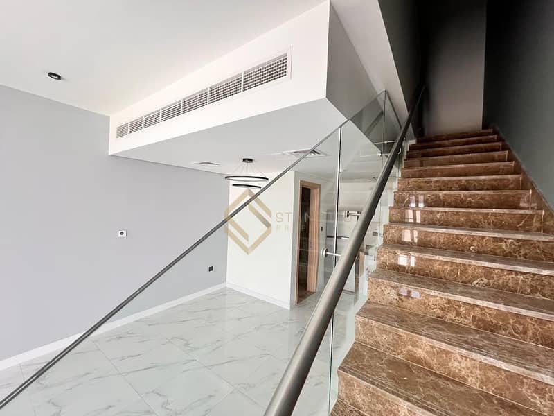 Corner Unit | Prime Location | Vacant next Month