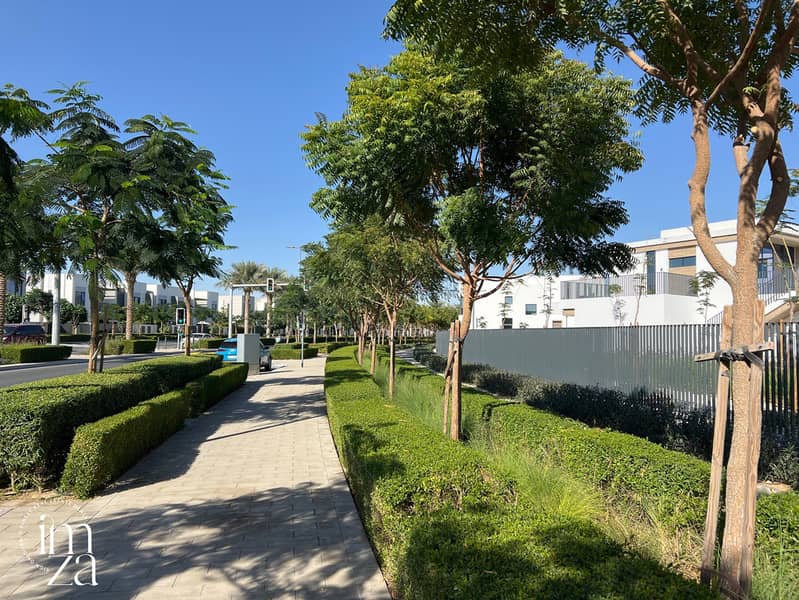 Exquisite 3BR Townhouse | Prime Middle Unit - Image 17