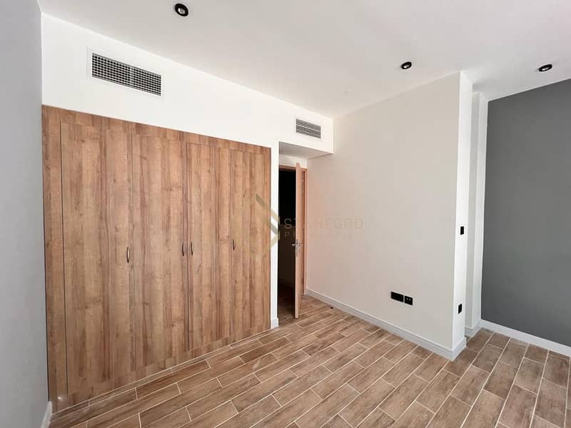 Corner Unit | Prime Location | Vacant next Month - Image 7