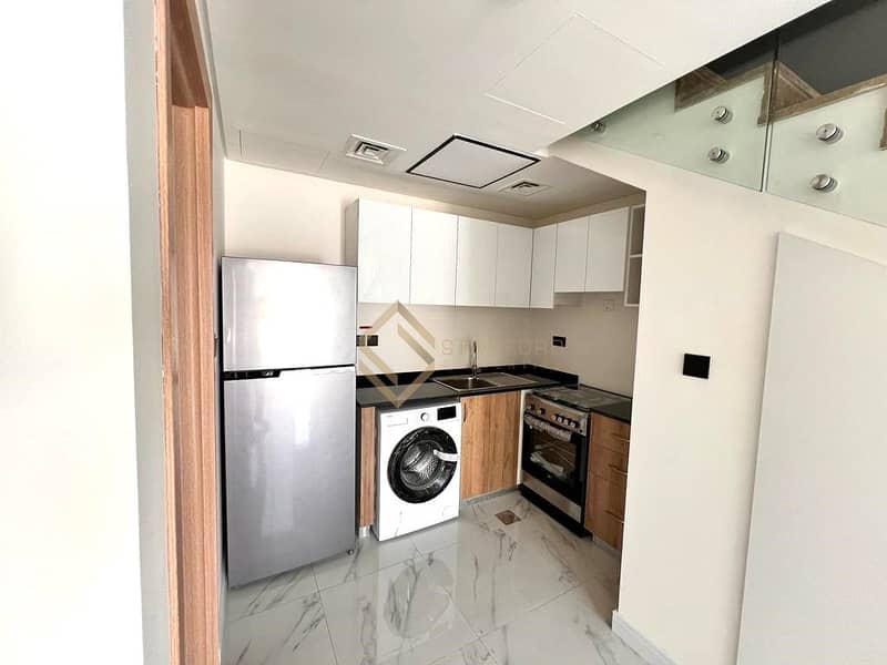 Corner Unit | Prime Location | Vacant next Month - Image 8