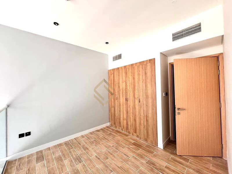 Corner Unit | Prime Location | Vacant next Month - Image 13