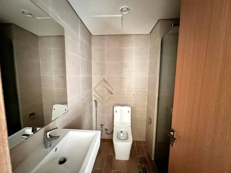 Corner Unit | Prime Location | Vacant next Month - Image 14