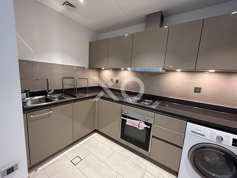 VOT | Spacious Studio | Community view