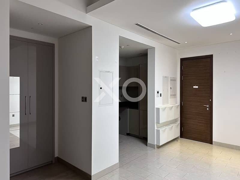 VOT | Spacious Studio | Community view - Image 8