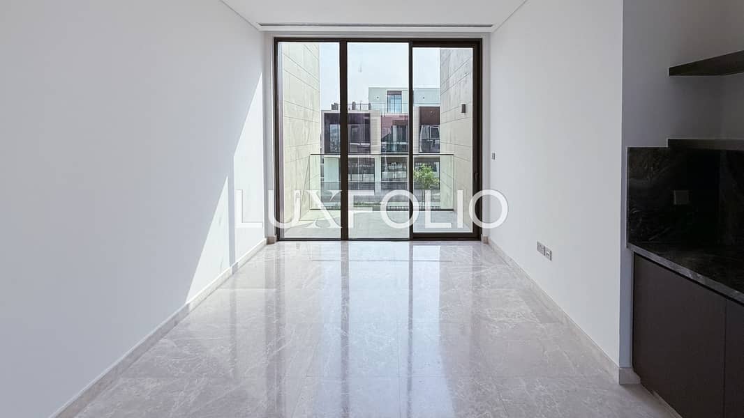 Corner Plot | Burj Khalifa View | Ready To Move - Image 17