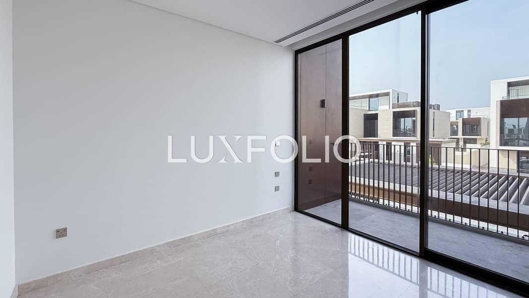 Corner Plot | Burj Khalifa View | Ready To Move - Image 23