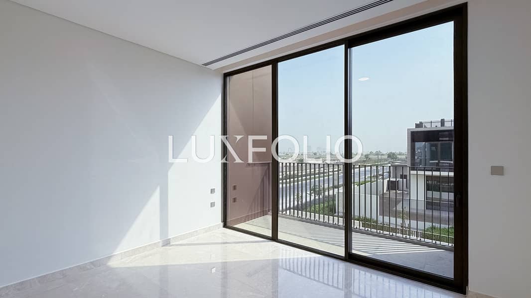 Corner Plot | Burj Khalifa View | Ready To Move - Image 26