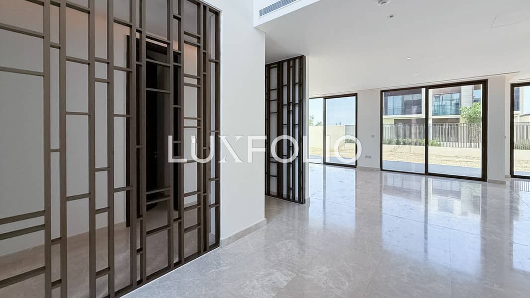 Corner Plot | Burj Khalifa View | Ready To Move - Image 38