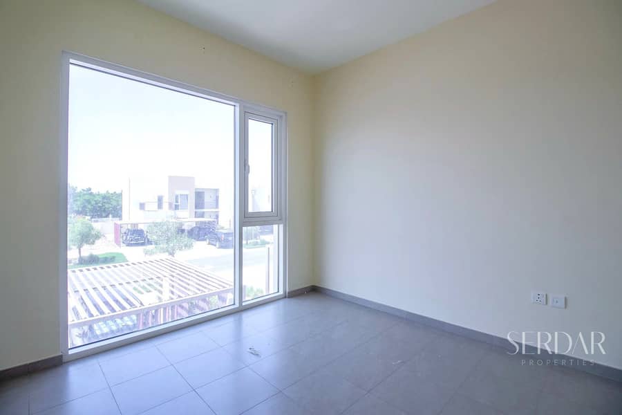 Spacious Townhomes | Single Row | Ready to Move - Image 8