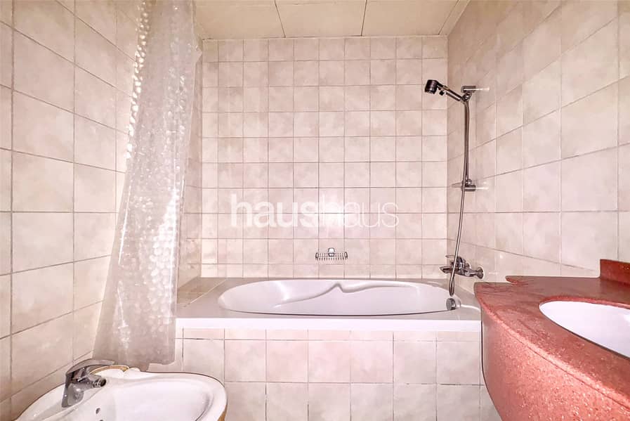 Vacant | Spacious 805sqft | Unfurnished| Mid Floor - Image 12