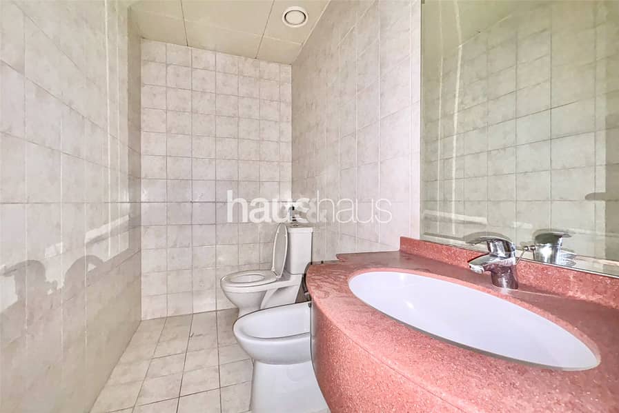 Vacant | Spacious 805sqft | Unfurnished| Mid Floor - Image 13