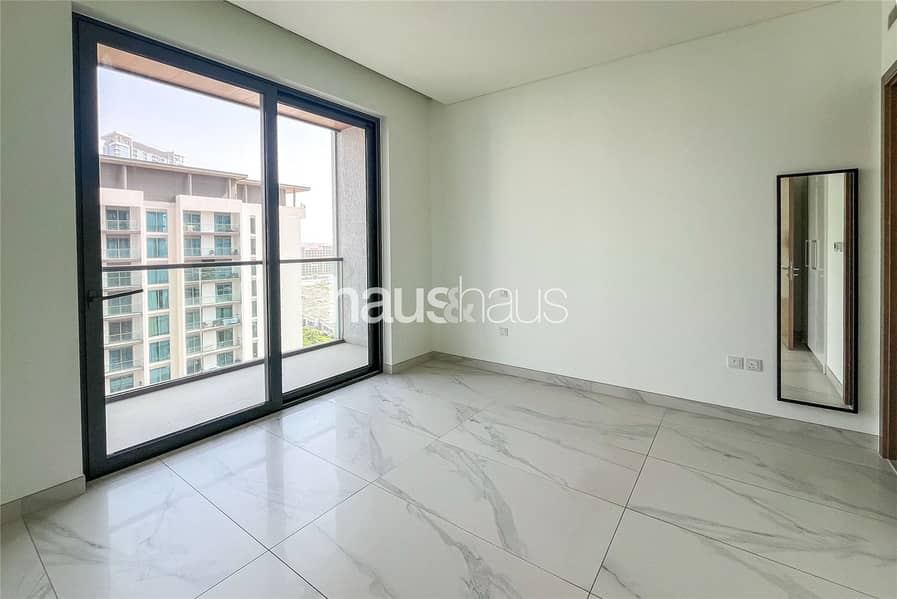 Exclusive | Vacant On Transfer | Downtown View