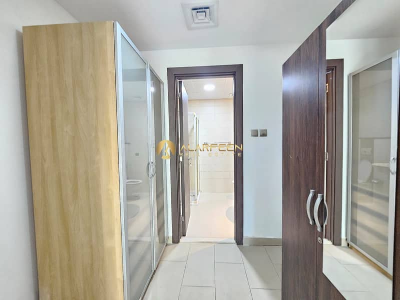 Spacious 4BR+Maid | Community View | Prime Location - Image 9