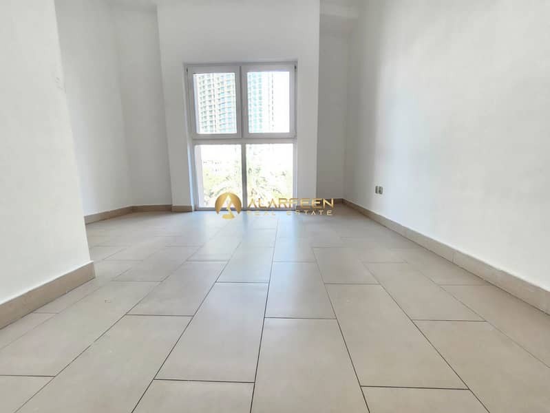 Spacious 4BR+Maid | Community View | Prime Location - Image 10