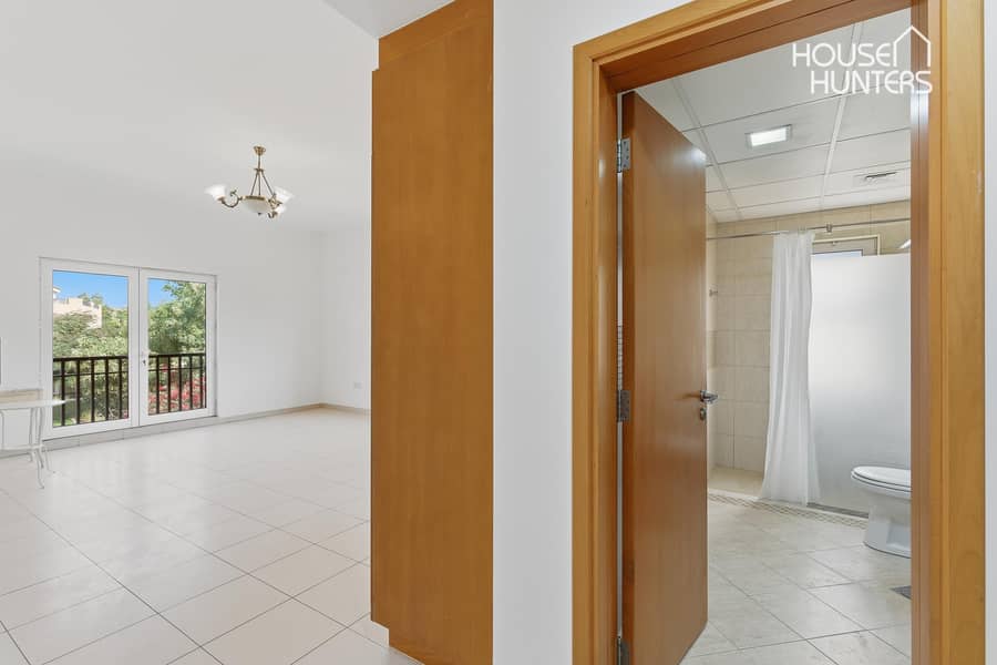 Private pool| Vacant |Well maintained - Image 21