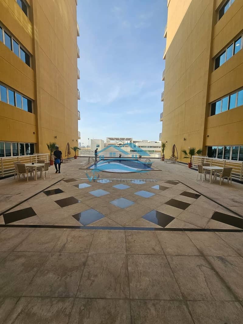 Ready to Move | Luxurious 1BR | Closed Kitchen | Prime Location - Image 12