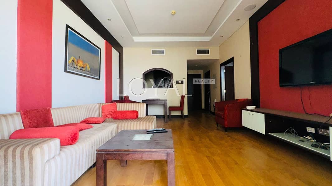 NO COMMISSION, High End Executive 1 Bedroom Suite