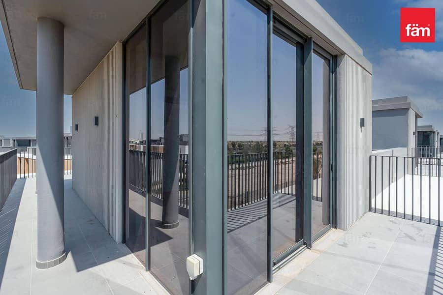 Modern Family Villa | Single Row | Vacant