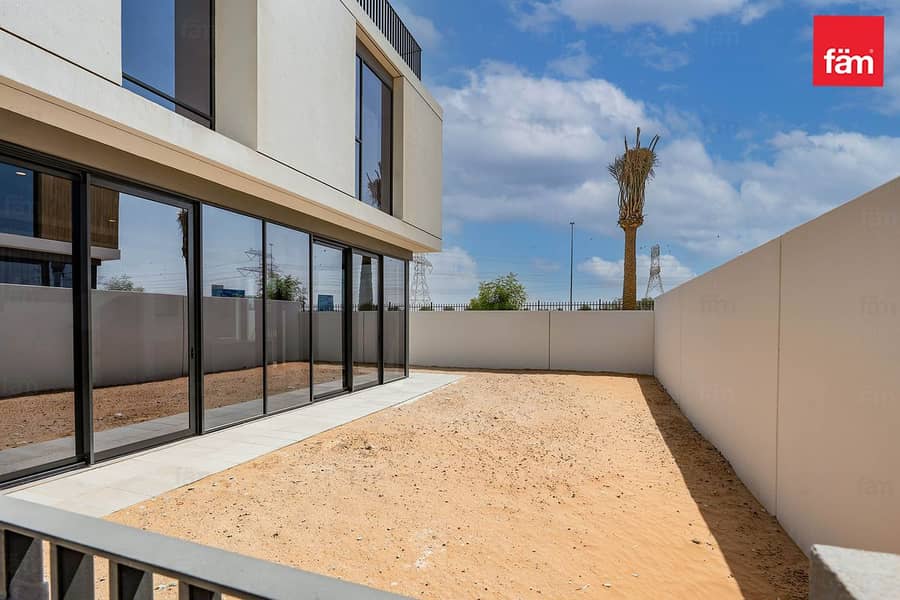 Modern Family Villa | Single Row | Vacant